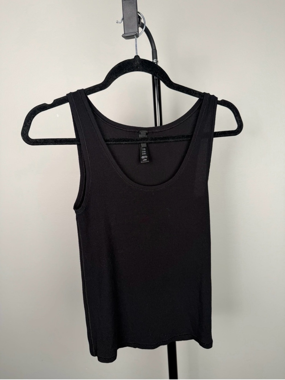 SKIMS soft lounge tank top - Picture 3 of 4